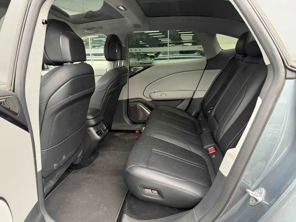 Jizhe 007 2025 Edition Long Range Rear-Wheel Drive Intelligent Driving Version 100kWh