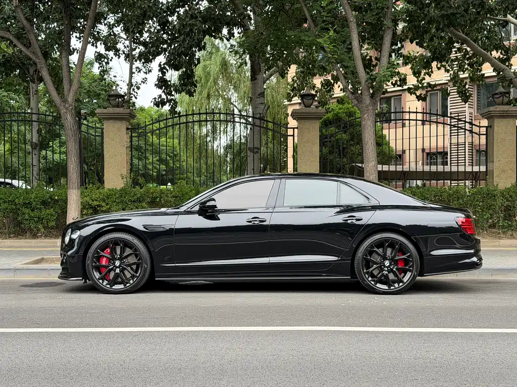 Ferarri 2024 Model 4.0T V8 S