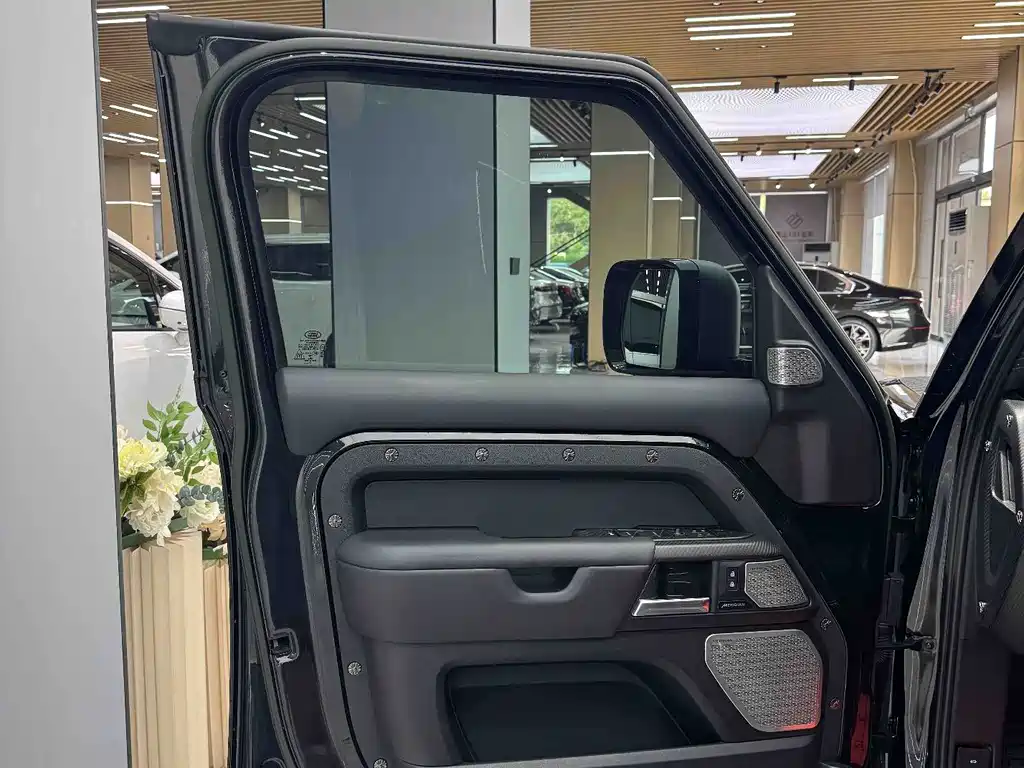 Land Rover Defender 2023 130 3.0T P400 HSE