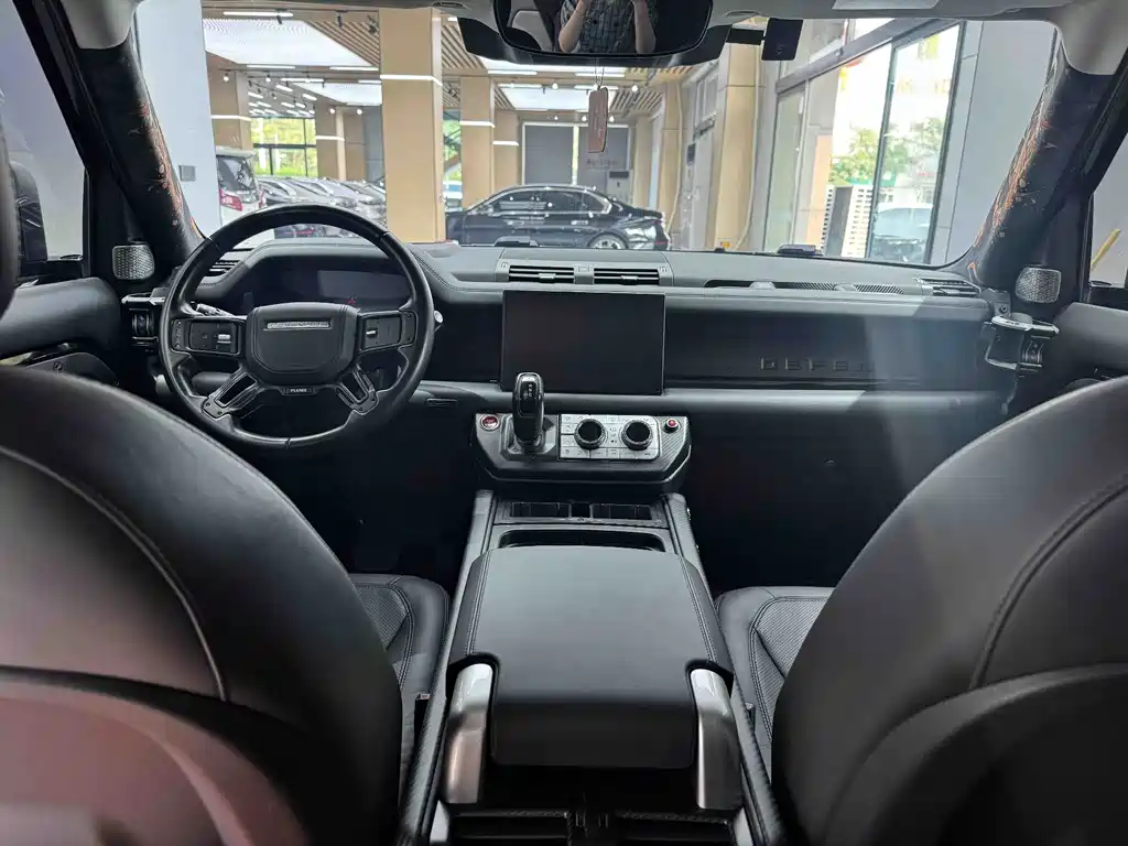 Land Rover Defender 2023 130 3.0T P400 HSE