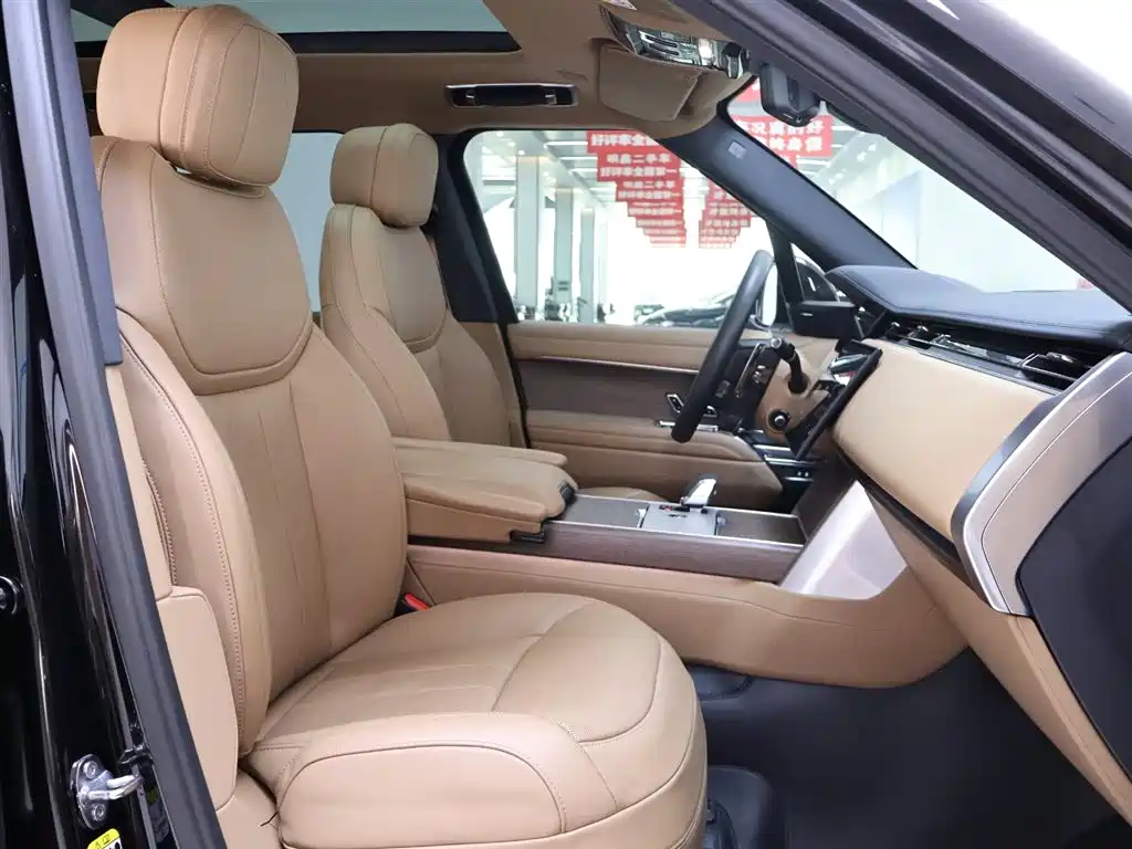 Range Rover 2025 Edition 3.0 L6 360PS Grand Edition