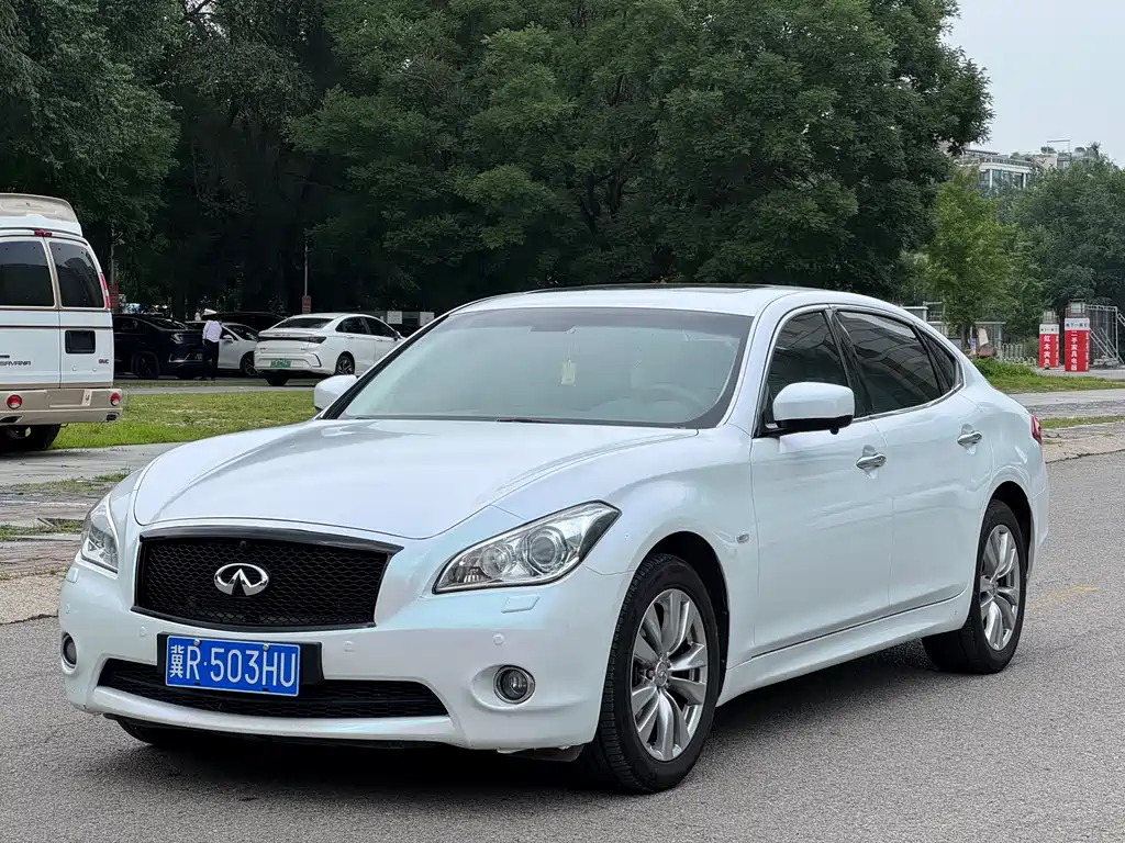 Infiniti Q70 2015款 Q70L 2.5L Enjoyment Edition