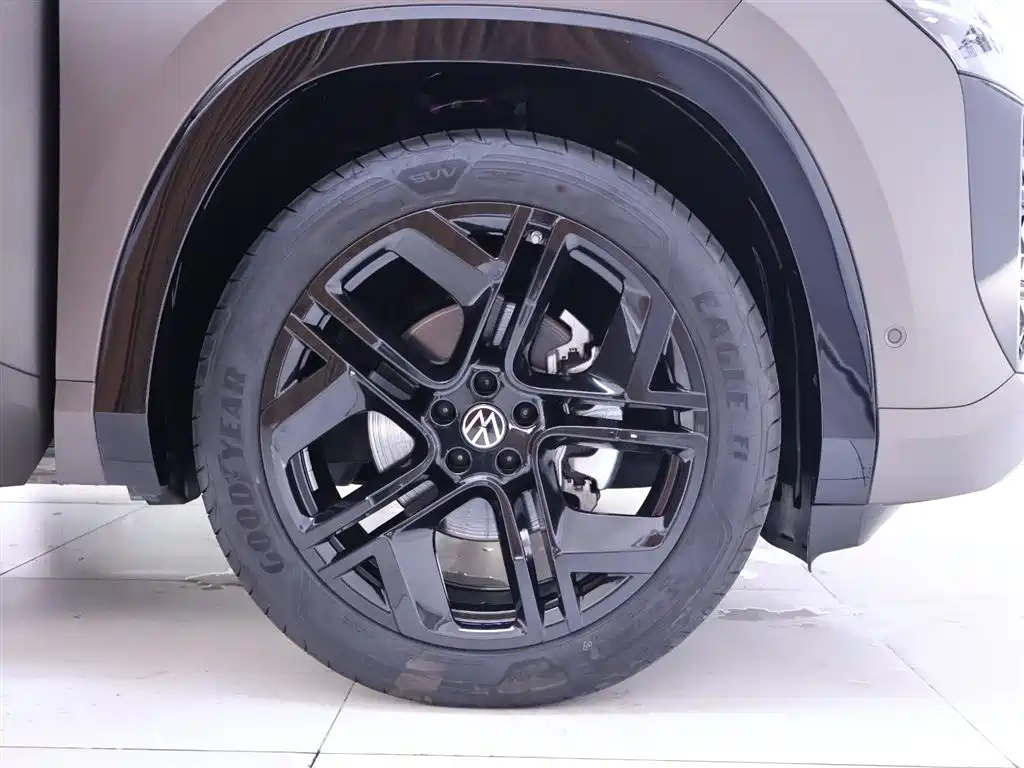 Tongyi Qianwen 2025 model Tongyi Qianwen Pro 450TSI four-wheel drive Dengfeng edition
