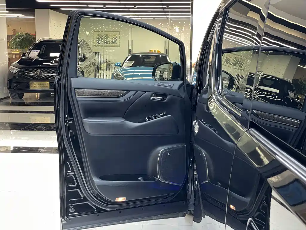 Velfire 2020 2.5L HV Prestige Edition
