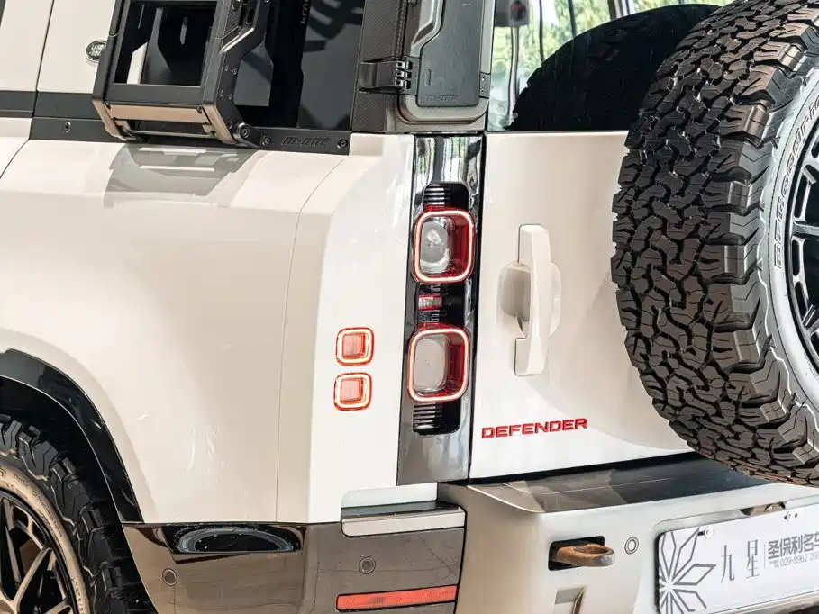 Land Rover Defender 2023 Edition 110 5.0T V8
