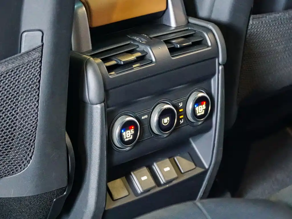 Land Rover Defender 2023 Model 110 3.0T P400 X-DYNAMIC HSE