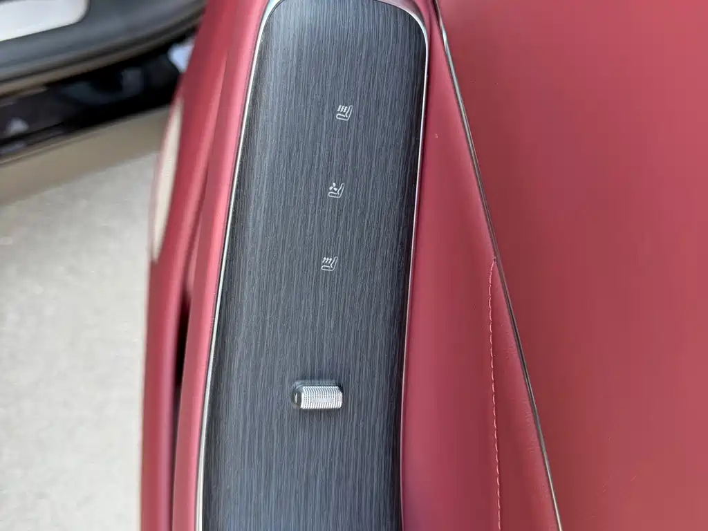 AITO M8 2025 Edition Pure Electric Ultra 5-Seat All-Wheel Drive (192-line LiDAR)
