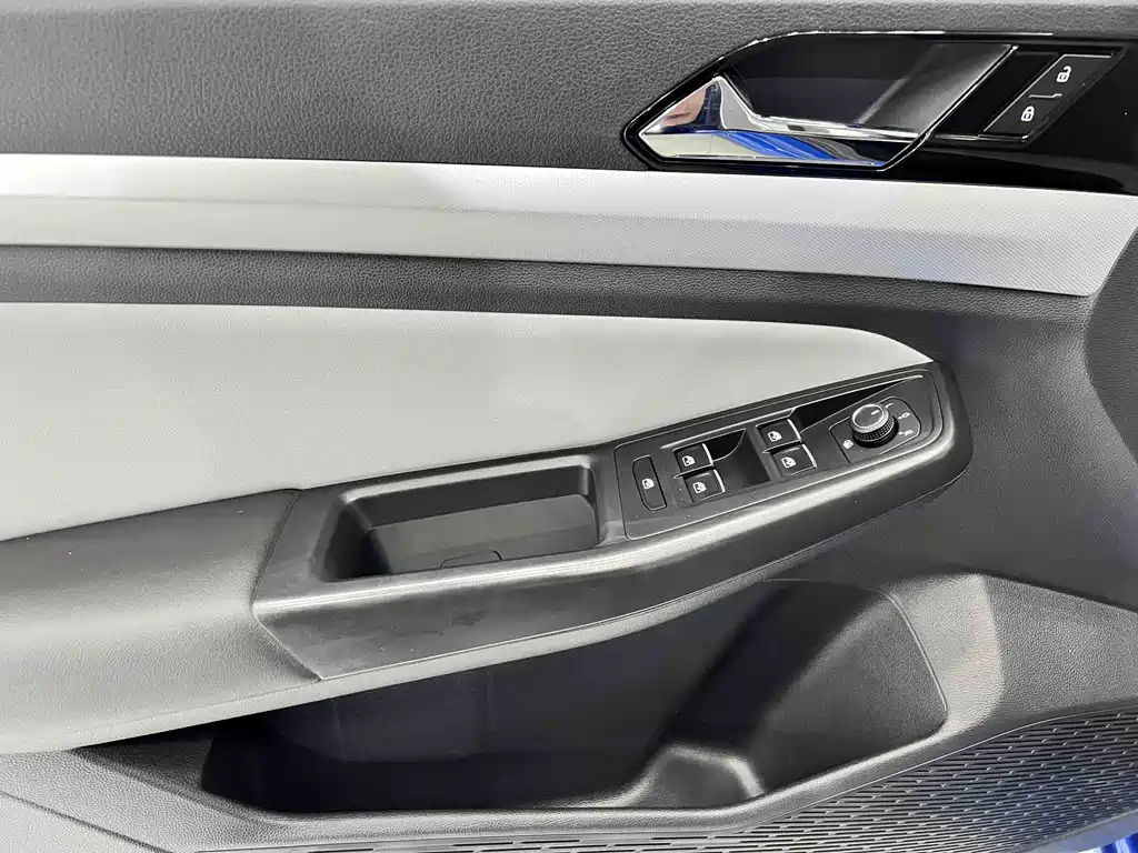 Bora 2023 200TSI DSG Smart Travel PRO Edition