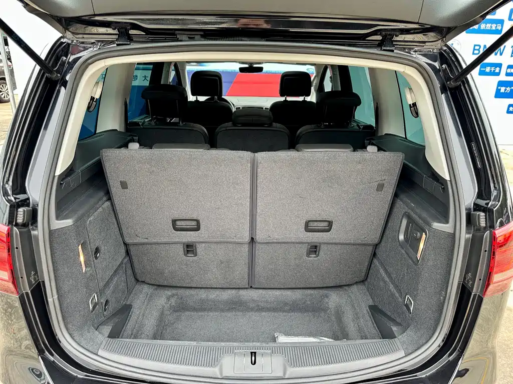 Shangri-La 2018 380TSI Premium 7-seater