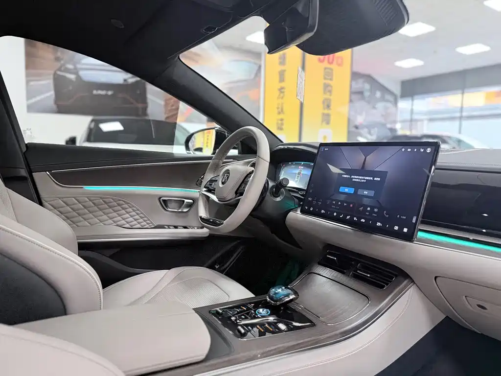 Han 2024 EV Glory Edition 610KM All-Wheel Drive Intelligent Driving Version