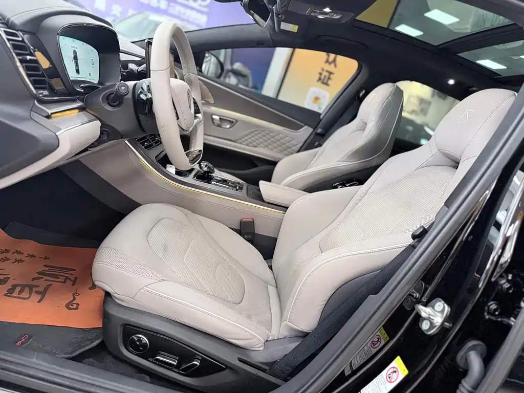 Han 2024 EV Glory Edition 610KM All-Wheel Drive Divine Eye Smart Drive Version