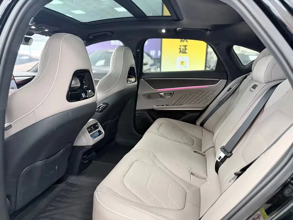 Han 2024 EV Glory Edition 610KM All-Wheel Drive Divine Eye Smart Drive Version