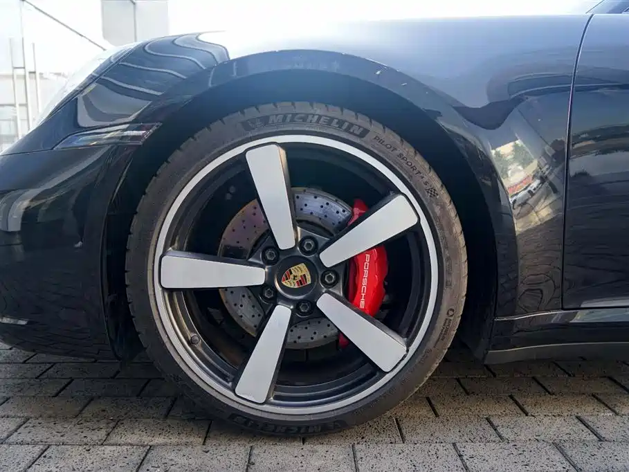Porsche 911 2023 Carrera 4S 3.0T