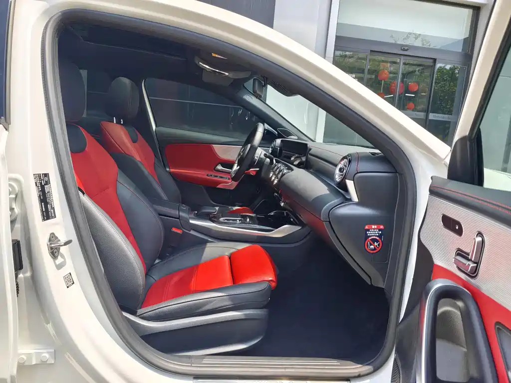 Mercedes-Benz A-Class AMG 2023 4MATIC A 35 L