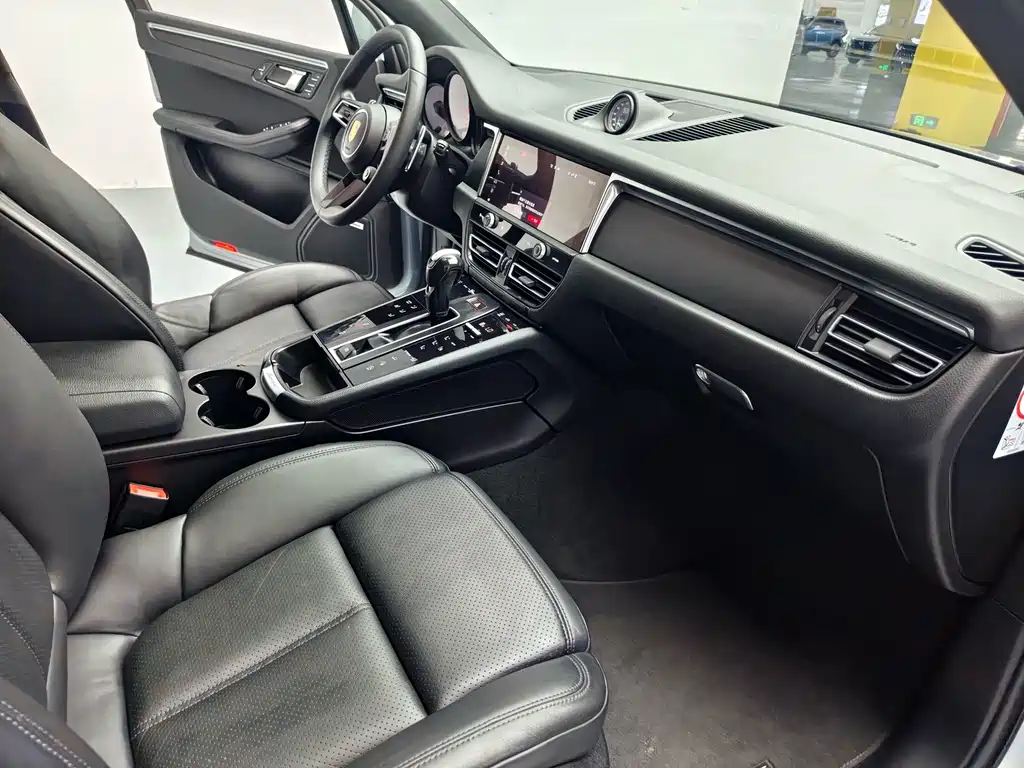 Macan 2022 2.0T