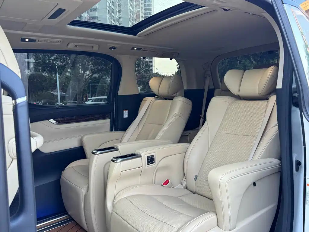 Alphard 2018款 改款 3.5L 豪华版