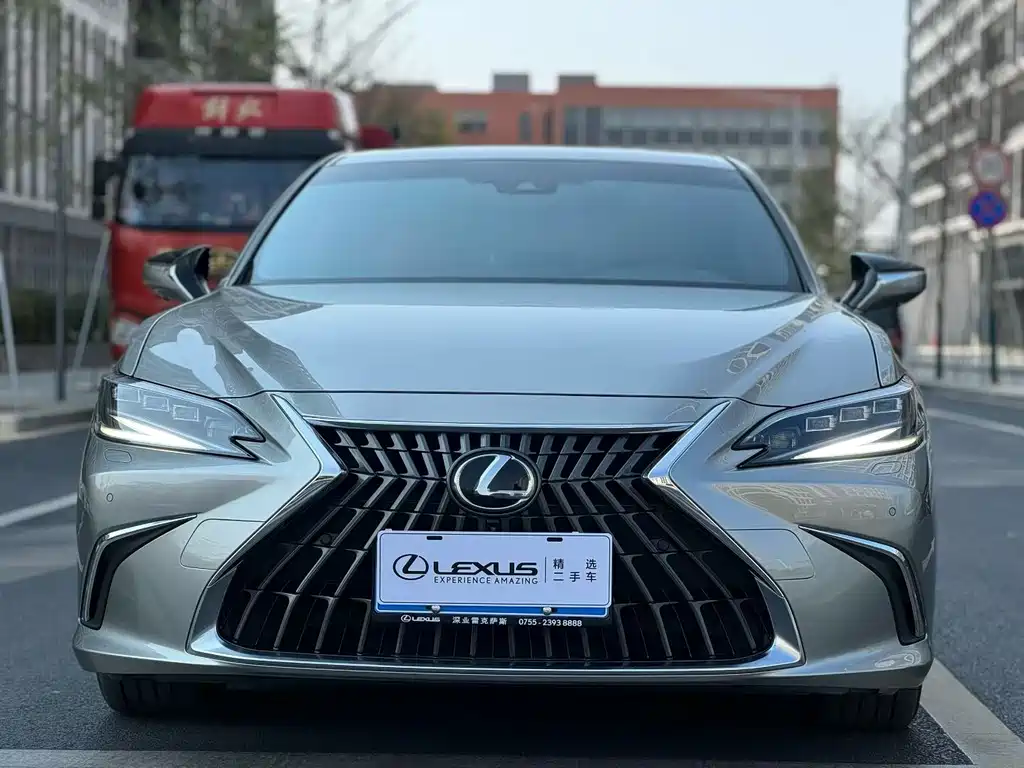 Lexus ES 2022 300h Premium Edition