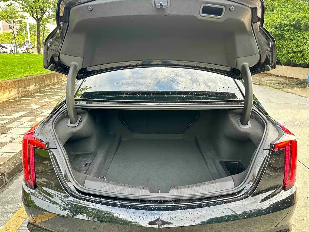Cadillac CT5 2022 28T Luxury (Standard)