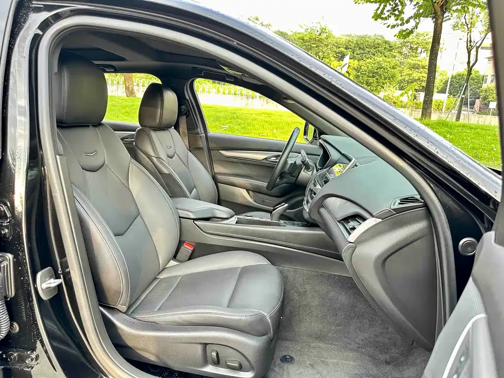 Cadillac CT5 2022 28T Luxury (Standard)
