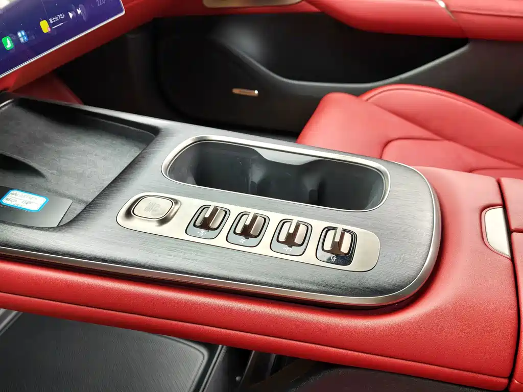 Xiaomi SU7 2024 Edition Four-Wheel Drive Ultra-Long Range High-End Intelligent Driving Max Version
