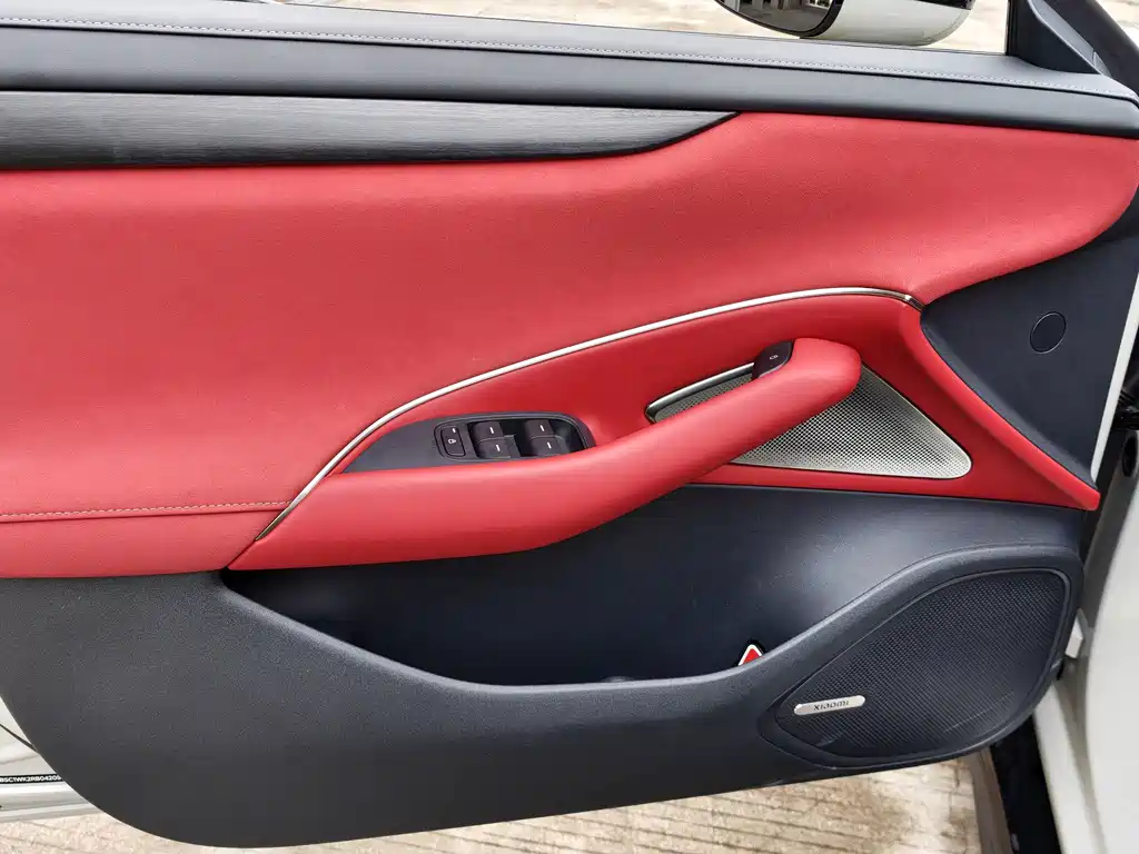 Xiaomi SU7 2024 Edition Four-Wheel Drive Ultra-Long Range High-End Intelligent Driving Max Version