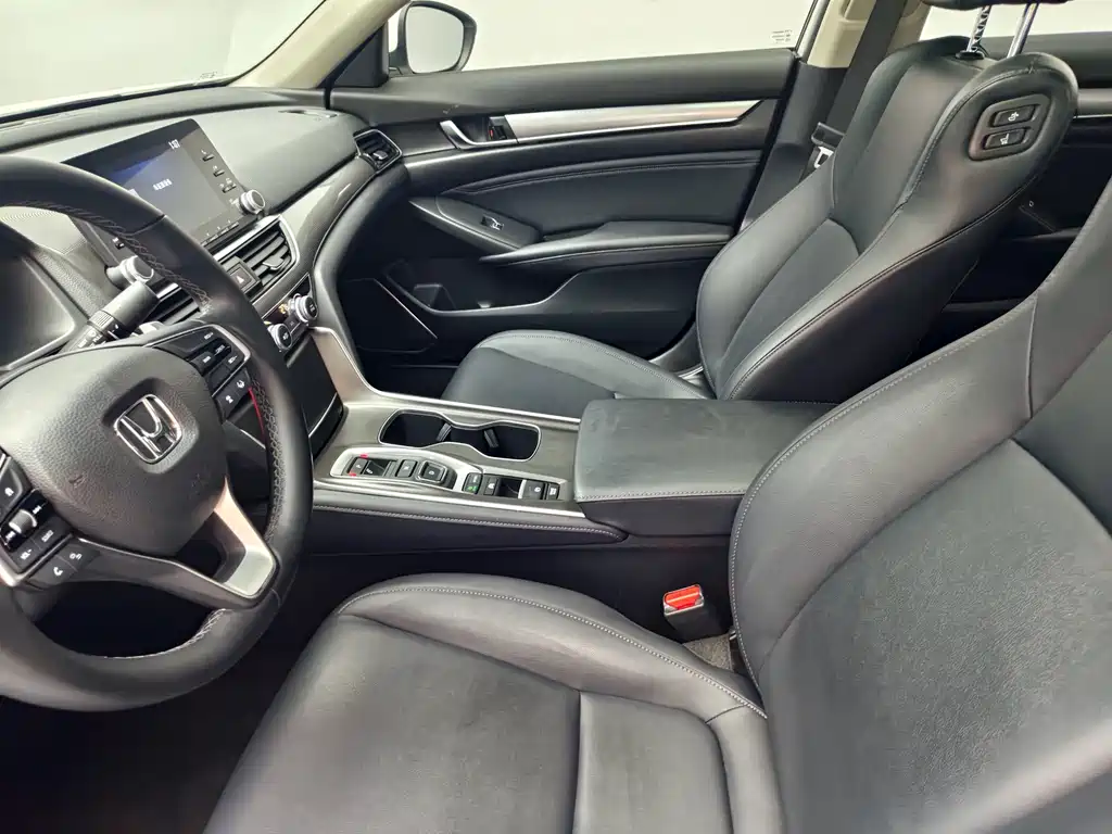Accord 2018 Sharp Hybrid 2.0L Sharp Lead Edition National VI