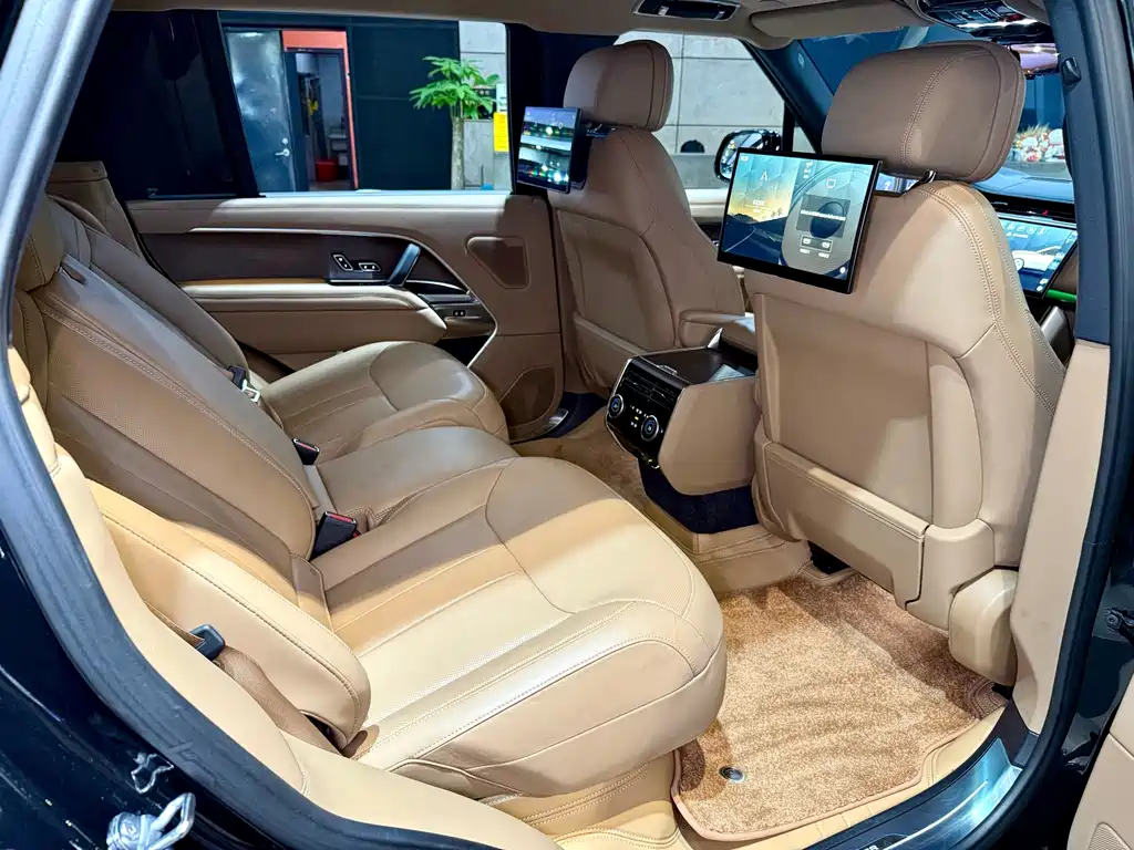 Range Rover 2024 3.0 L6 400PS Creation Extended Edition