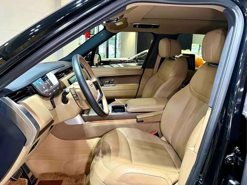 Range Rover 2024 3.0 L6 400PS Creation Extended Edition