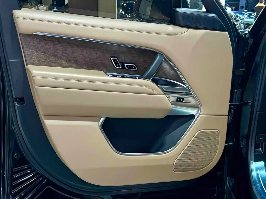 Range Rover 2024 3.0 L6 400PS Creation Extended Edition