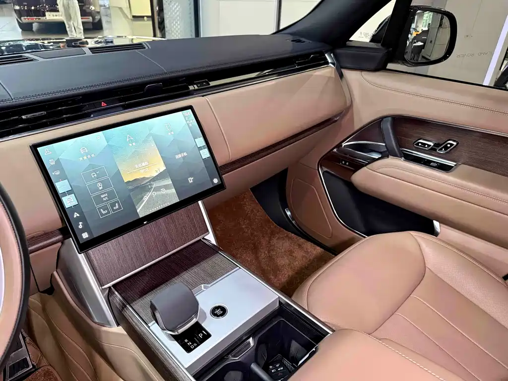Range Rover 2024 3.0 L6 400PS Creation Extended Edition