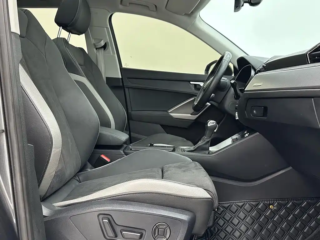 Audi Q3 2022 35 TFSI Sportline