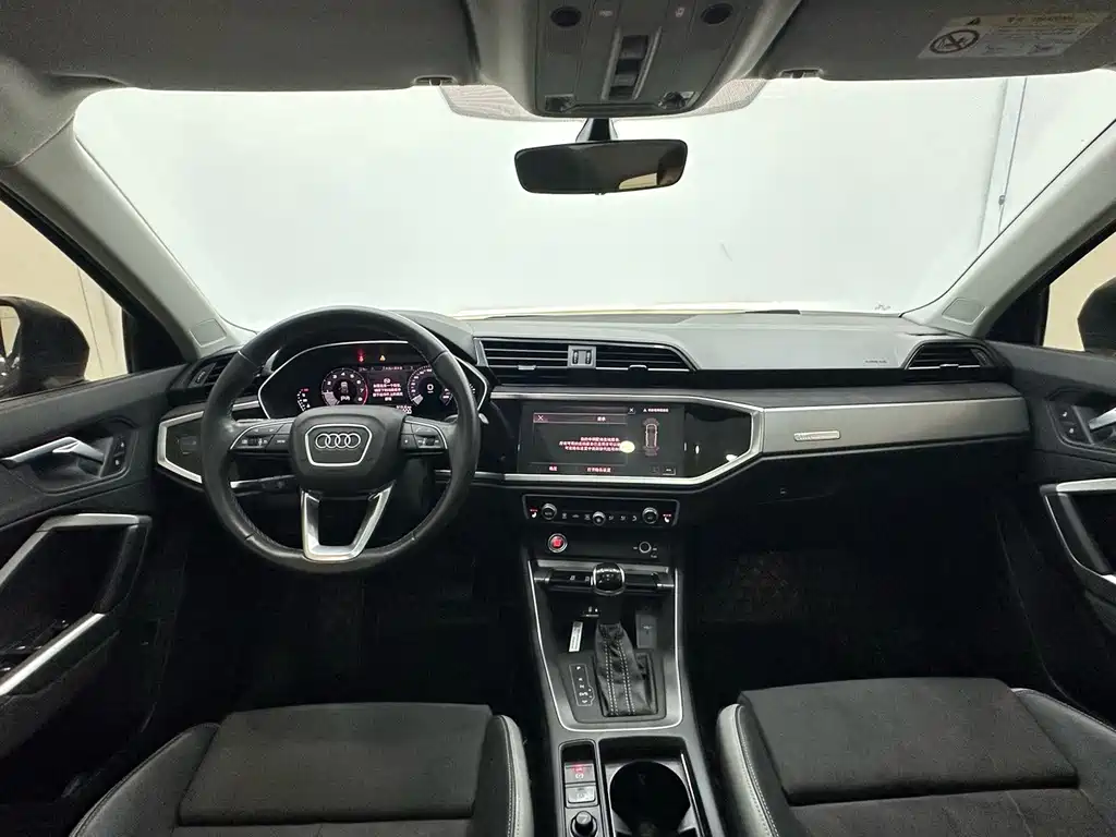 Audi Q3 2022 35 TFSI Sportline