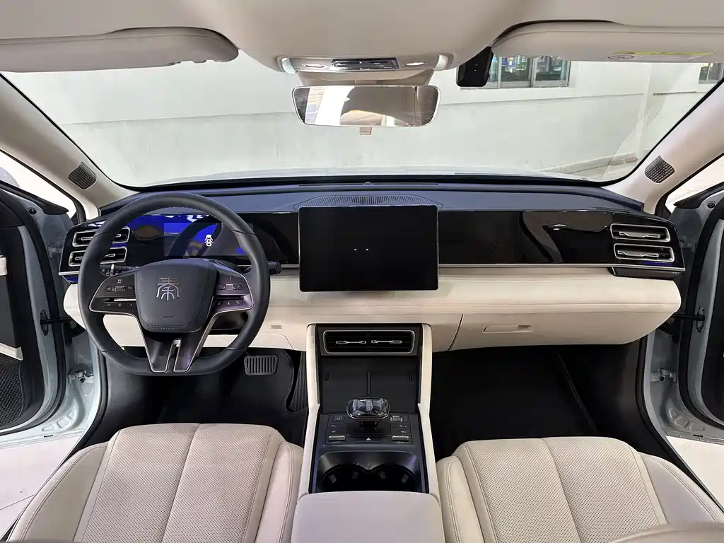 Qin L 2024 DM-i 80KM Surpassing Edition