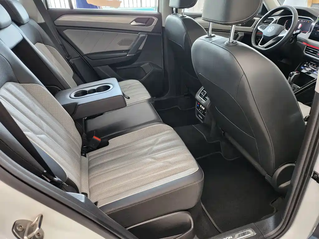 Tayron 2023 380TSI 4x4 R-Line High Energy Edition