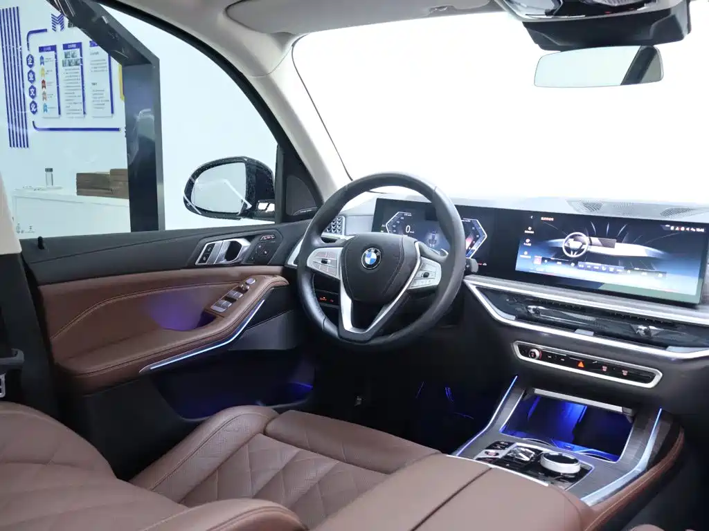 BMW X7 2023 xDrive40i Leading Luxury Package