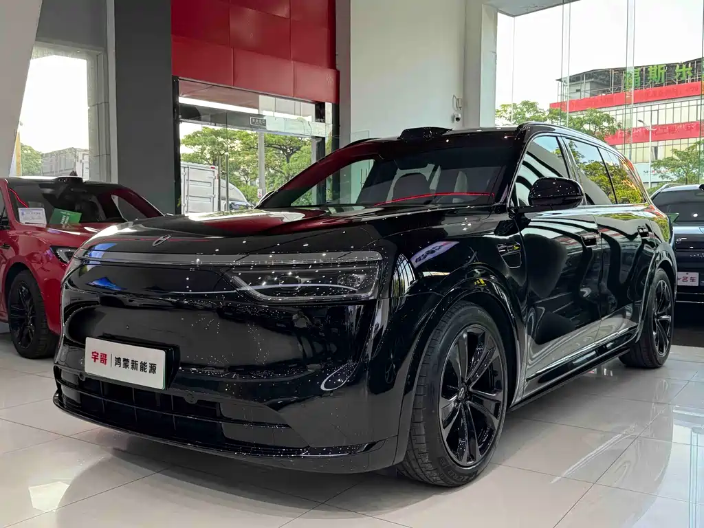 SUV M8 2025 Edition Range-Extended Ultra Version 53.4kWh 5-Seat Version 192-line LiDAR)