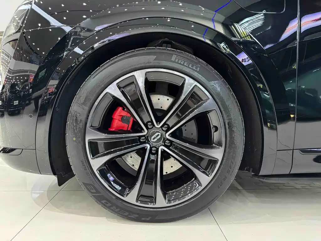 SUV M8 2025 Edition Range-Extended Ultra Version 53.4kWh 5-Seat Version 192-line LiDAR)