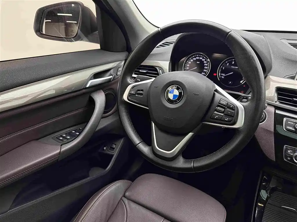 BMW X1 New Energy 2019 xDrive25Le mileage upgraded version