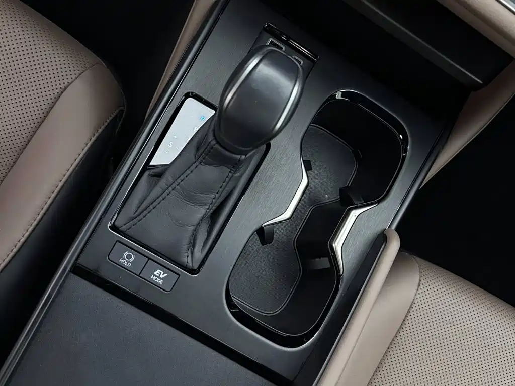 Lexus ES 2025 300h Premium Edition
