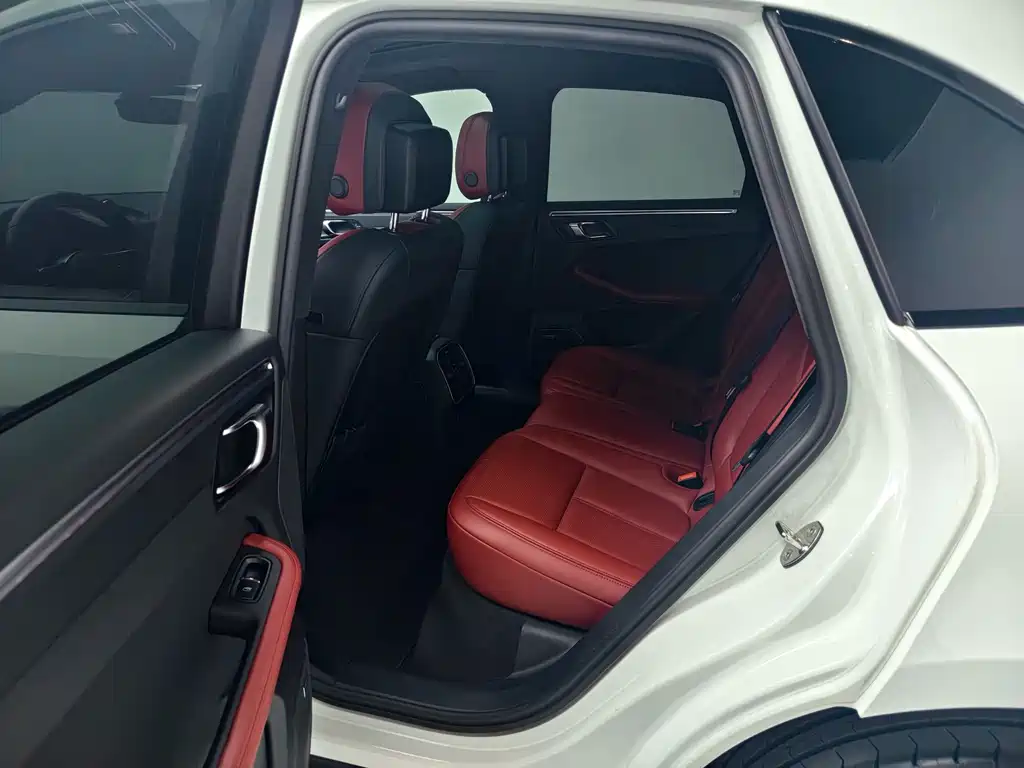 Macan 2021 2.0T