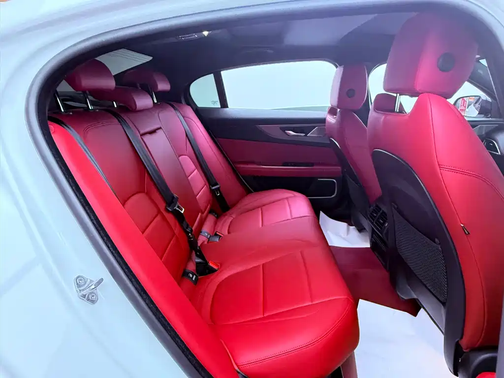 Jaguar XEL 2025 Edition 2.0T 250PS R-DYNAMIC 90th Anniversary Edition