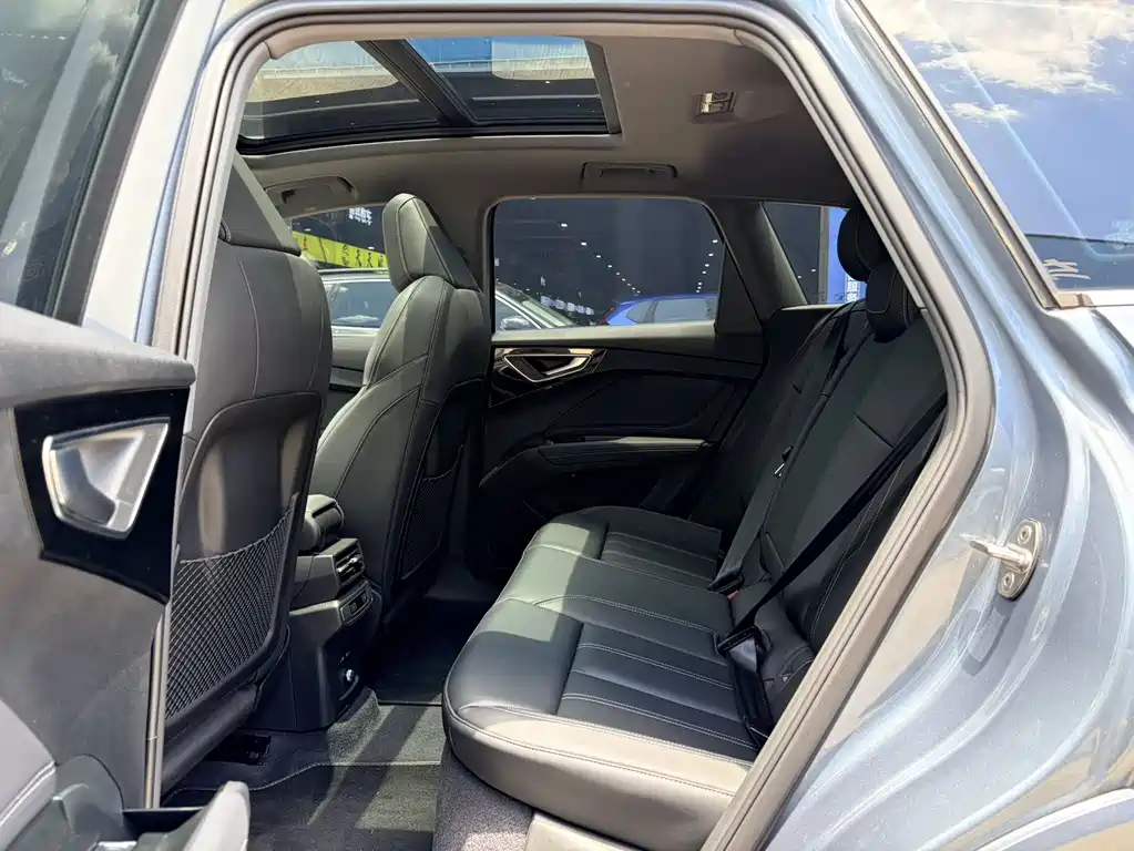Audi Q4 e-tron 2024 40 e-tron Creative Edition
