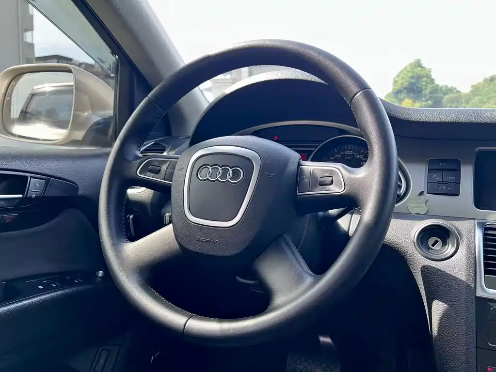 Audi Q7 2011 3.0 TFSI Tech Line 245kW