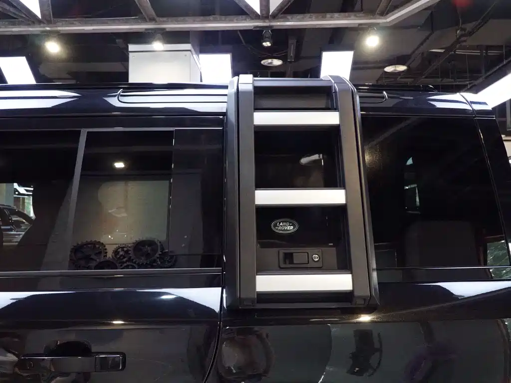 Land Rover Defender 2024 110 3.0T P400 Dark Special Edition