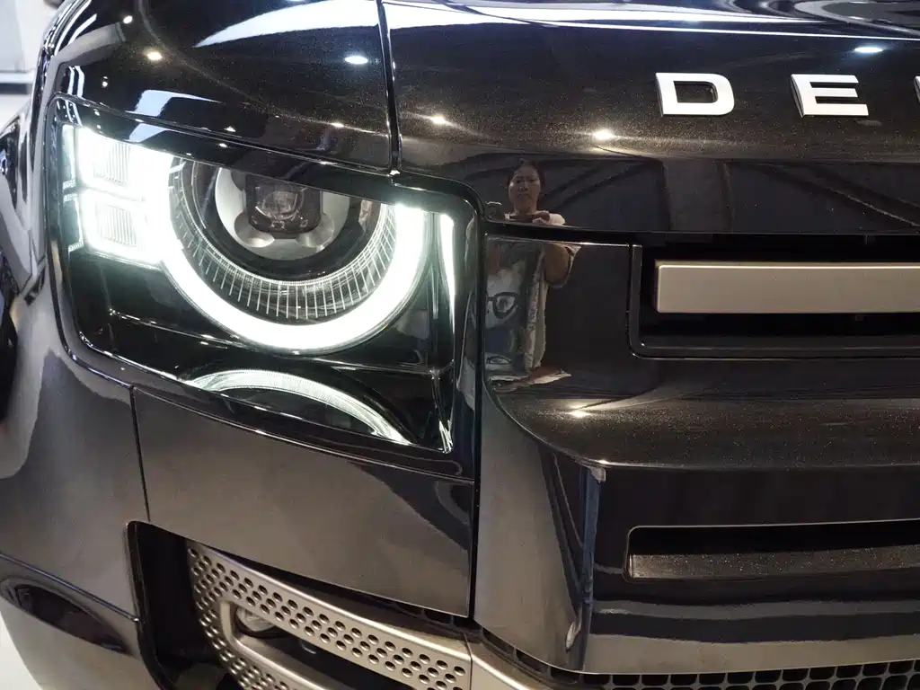 Land Rover Defender 2024 110 3.0T P400 Dark Special Edition