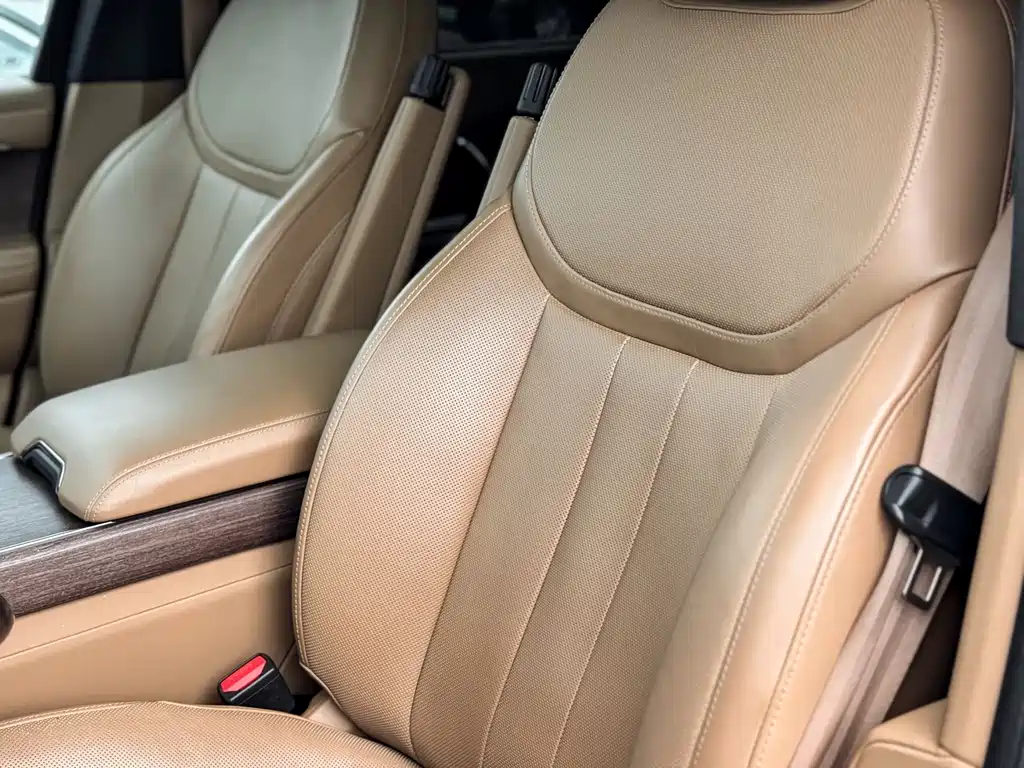 Range Rover 2023 3.0 L6 400PS Grandland Seven-Seat Extended Edition