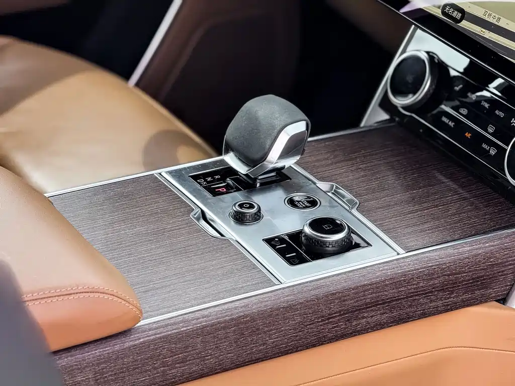 Range Rover 2023 3.0 L6 400PS Grandland Seven-Seat Extended Edition