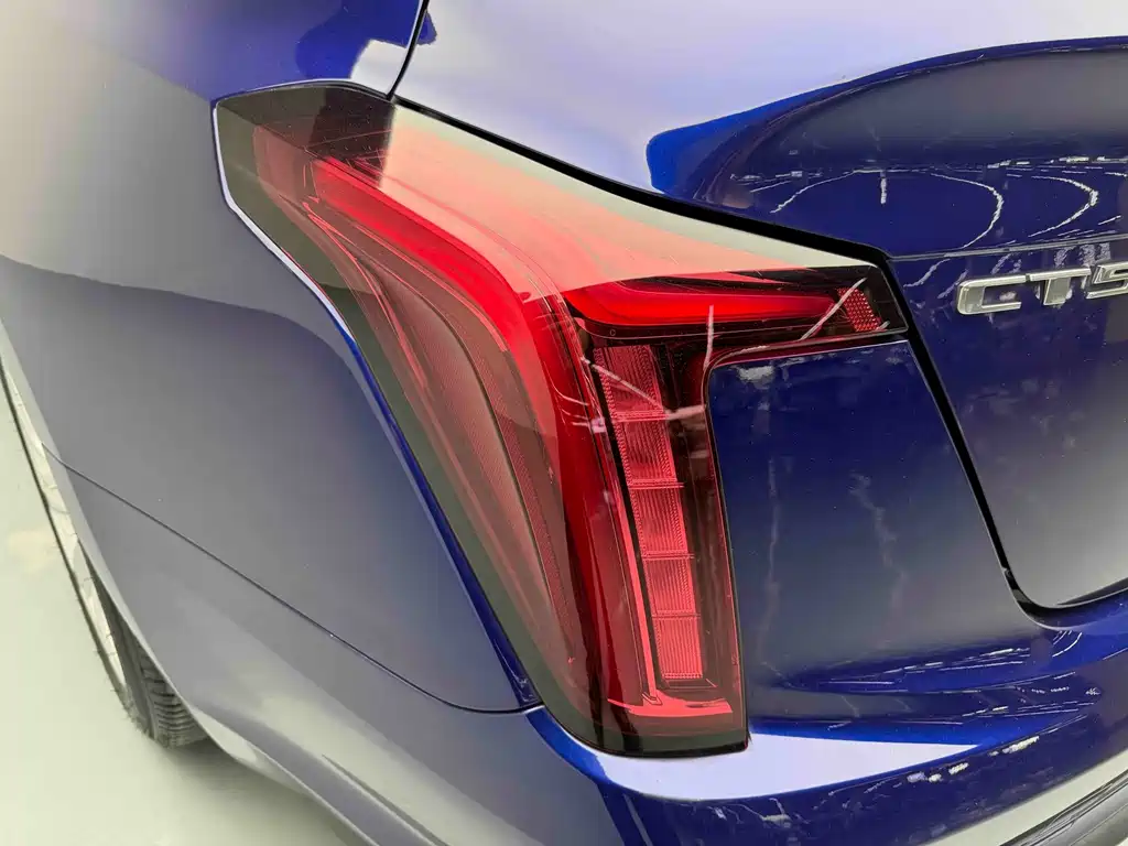 Cadillac CT5 2023 28T Luxury (Standard)
