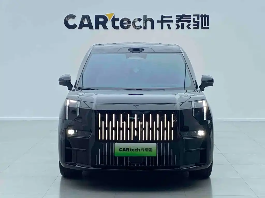 Jizhe 009 2024 7-seat Passage Edition Four-wheel Drive 140kWh