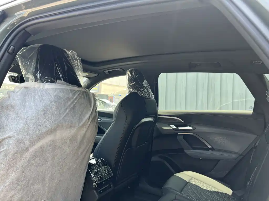 Audi Q5L 2026 Edition 2.0T Smart Hybrid Prestige Model